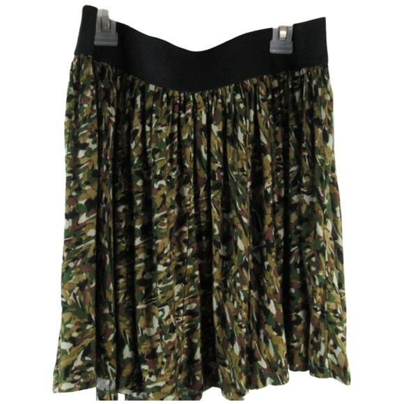 Rue 21 Camo Skirt with black elastic waist - Picture 2 of 3
